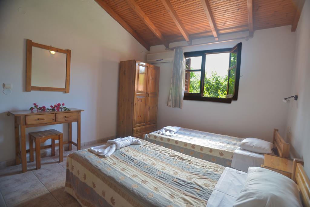 Alex Katerina Apartments Peroulades  Bagian luar foto